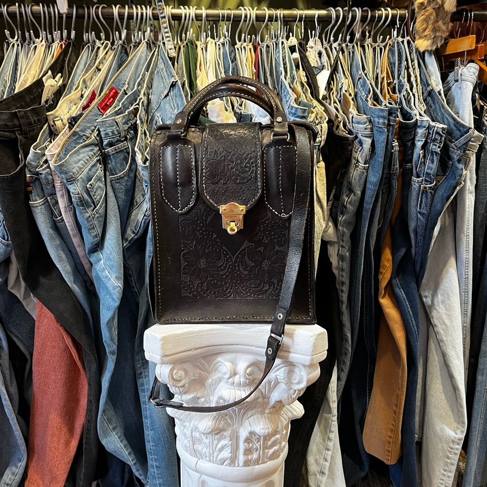 Vintage 1970s tooled leather bag